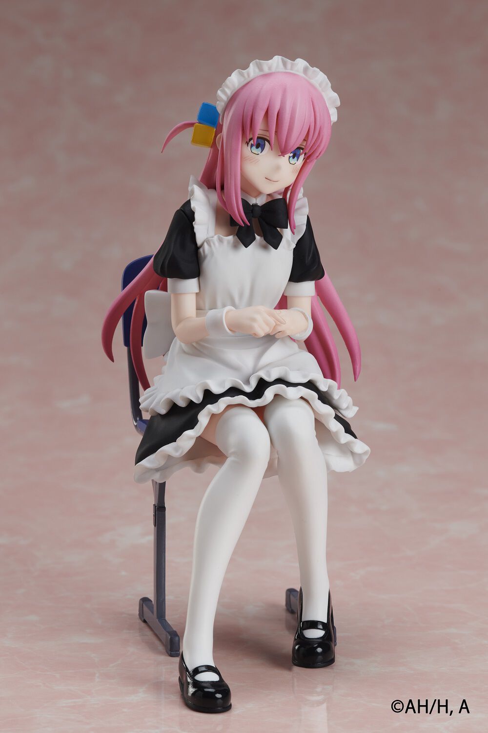 figure-bocchi-the-rock-hitori-gotoh-figure-maid-ver