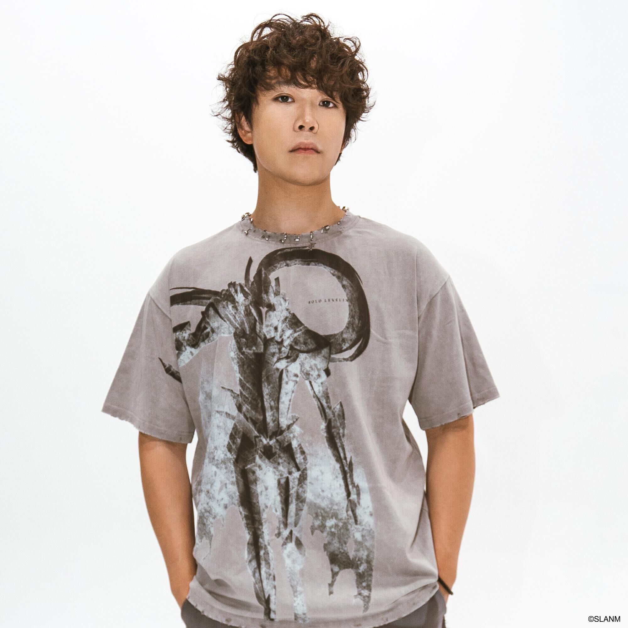 solo-leveling-x-otaku-igris-distressed-short-sleeve-t-shirt