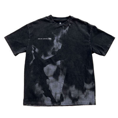 Solo Leveling - Shadow Monarch Glow in the Dark T-shirt - Crunchyroll Exclusive