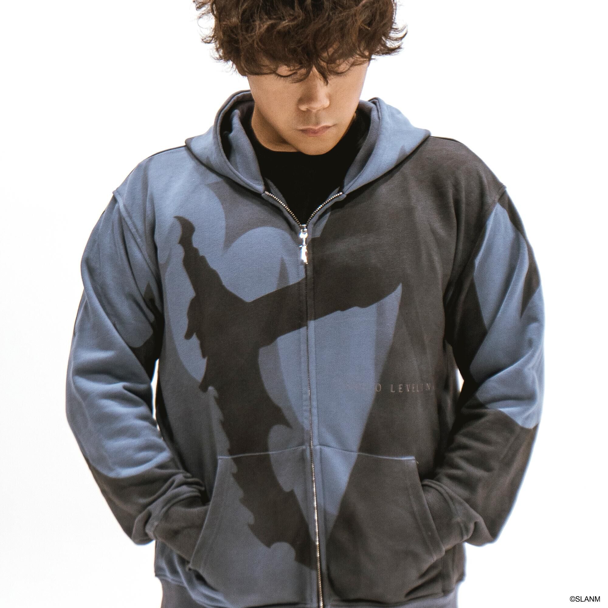 solo-leveling-x-otaku-sung-jinwoo-silhouette-hoodie