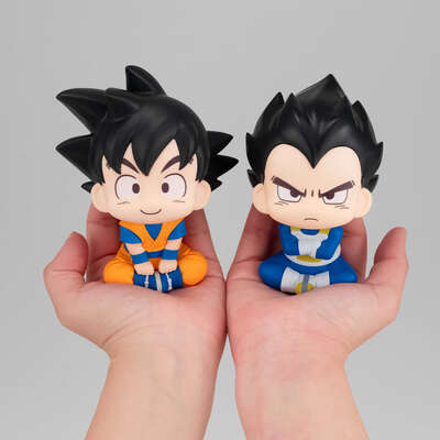 Dragon Ball DAIMA - Son Goku (Mini) & Vegeta (Mini) Look Up Figure Set (With Gift)