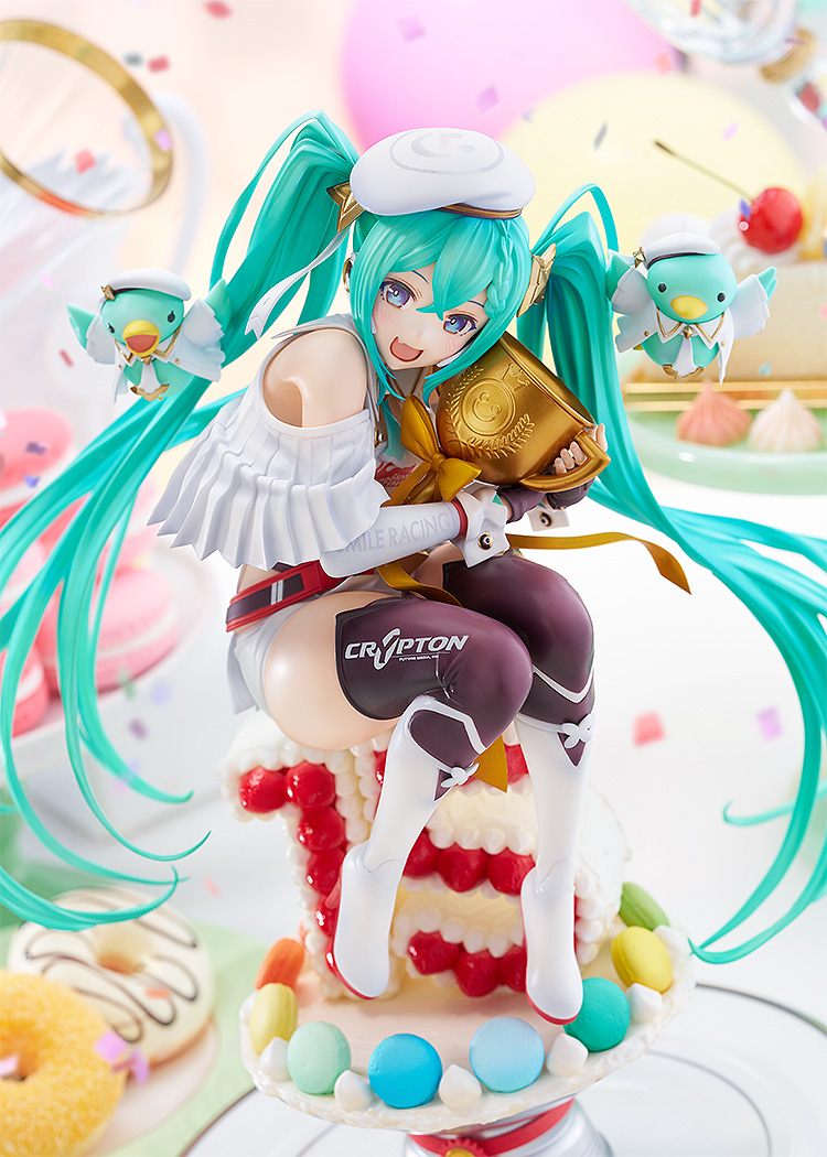 hatsune-miku-racing-miku-2023-16-scale-figure-15th-anniversary-ver